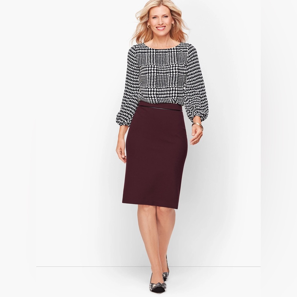 NWT $90 Talbots Petite Refined Ponte Pencil Skirt Burgundy Knee-Length 6P